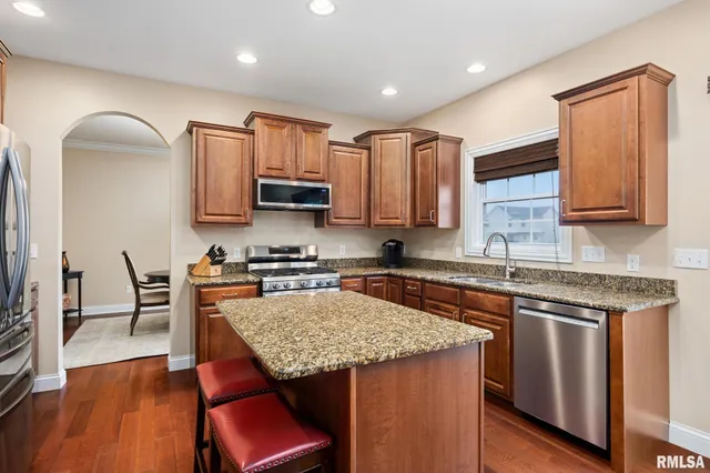 $405,000 | 1413 Aspen Drive, Washington, IL 61571