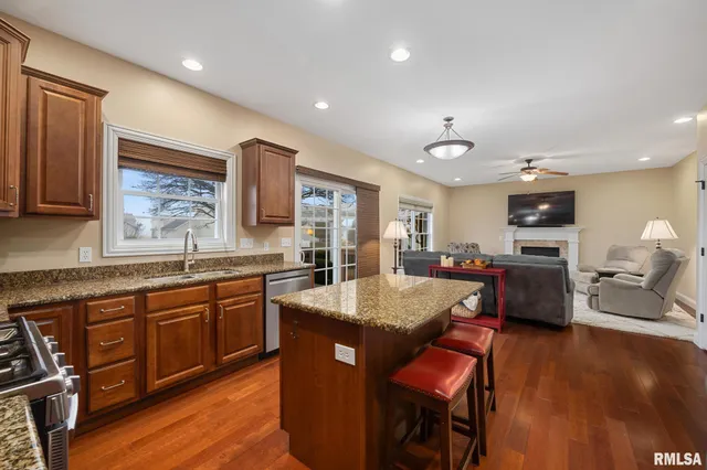 $405,000 | 1413 Aspen Drive, Washington, IL 61571