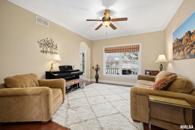 $405,000 | 1413 Aspen Drive, Washington, IL 61571