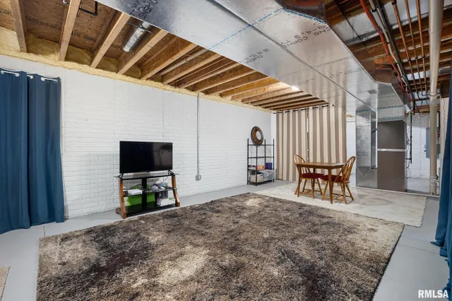 $405,000 | 1413 Aspen Drive, Washington, IL 61571