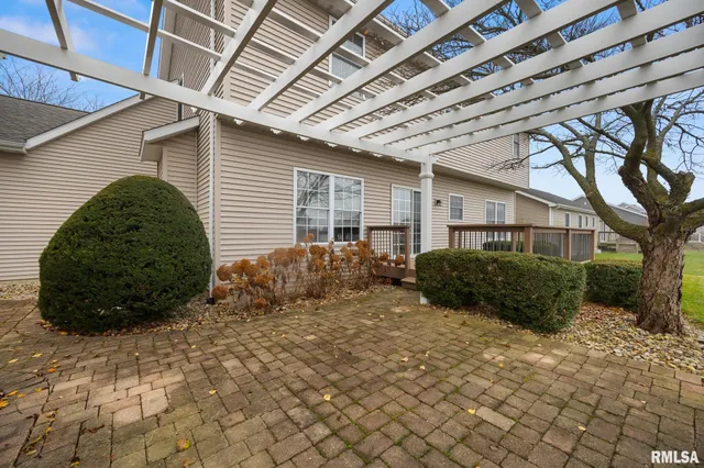 $405,000 | 1413 Aspen Drive, Washington, IL 61571