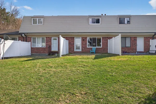 $159,900 | 4532 Westbrook Drive, Jackson, MI 49201