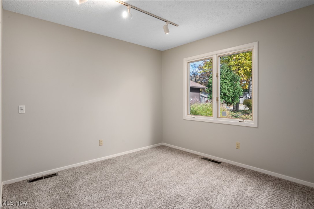 10830 Gate Post Road Strongsville, OH 44149 - Photo 31 of 48 Gallery Image 31