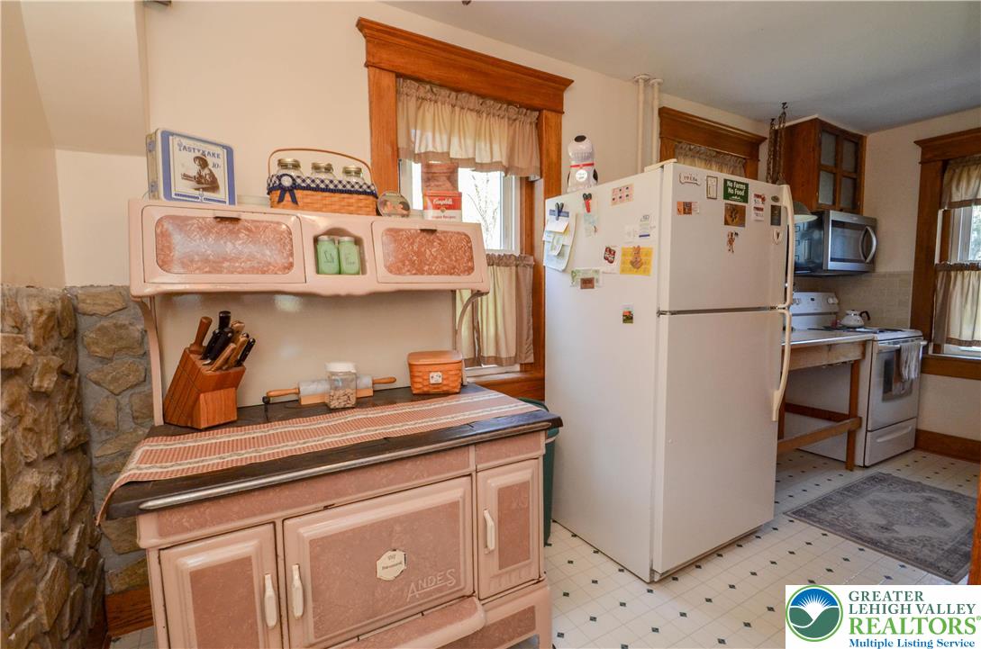 2902 Old Post Road Slatington, PA 18080 - Photo 17 of 47