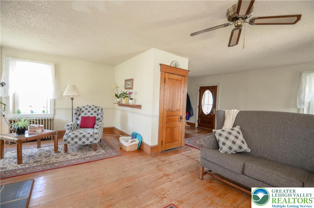 2902 Old Post Road Slatington, PA 18080 - Photo 10 of 47