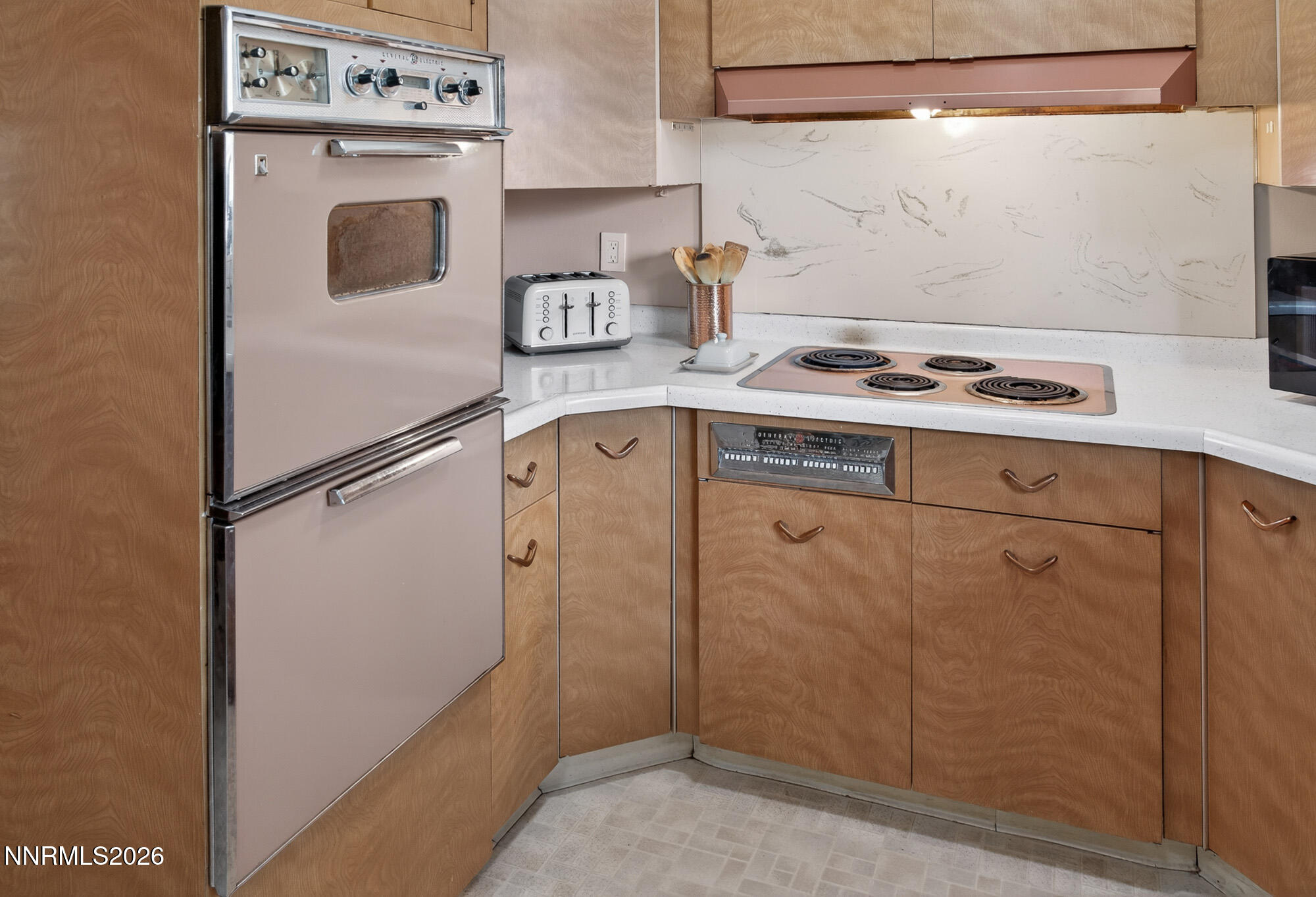 1310 Lander Street Reno, NV 89509 - Photo 10 of 40 kitchen