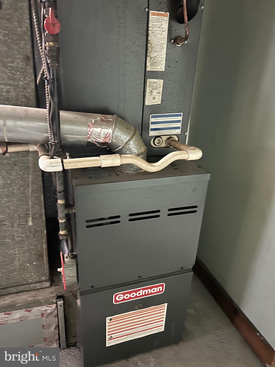 2746 Elbridge Street Philadelphia, PA 19149 - Photo 11 of 21 a close view of sink