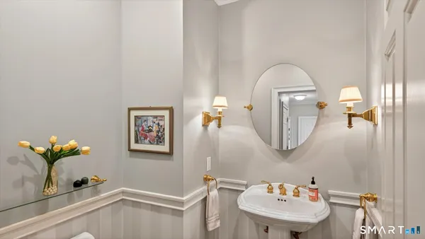 $630,000 | 4 Thistle Hollow, Unit 4, Avon, CT 06001