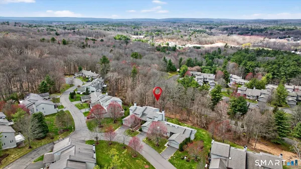 $630,000 | 4 Thistle Hollow, Unit 4, Avon, CT 06001