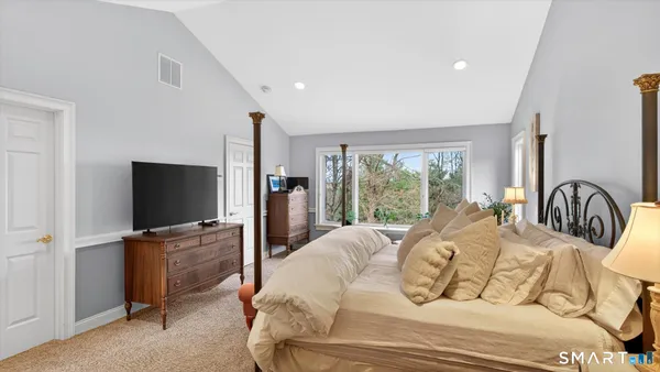 $630,000 | 4 Thistle Hollow, Unit 4, Avon, CT 06001