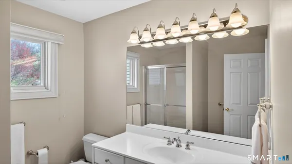 $630,000 | 4 Thistle Hollow, Unit 4, Avon, CT 06001