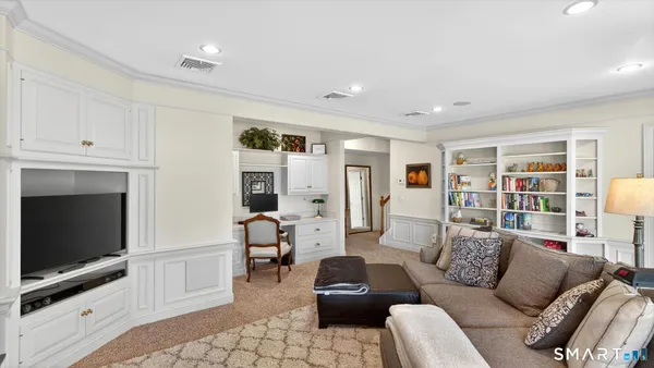 $630,000 | 4 Thistle Hollow, Unit 4, Avon, CT 06001