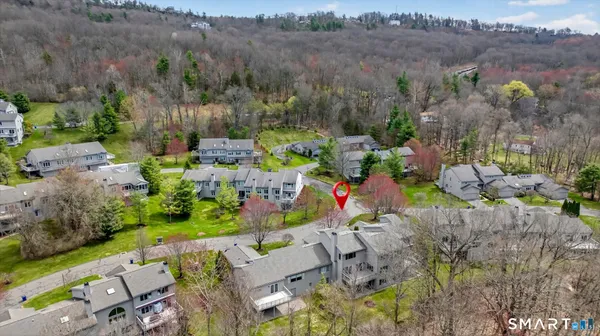 $630,000 | 4 Thistle Hollow, Unit 4, Avon, CT 06001