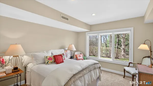 $630,000 | 4 Thistle Hollow, Unit 4, Avon, CT 06001