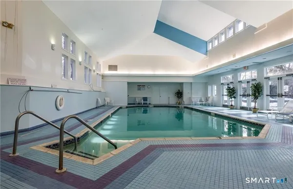 $630,000 | 4 Thistle Hollow, Unit 4, Avon, CT 06001