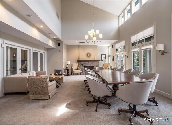 $630,000 | 4 Thistle Hollow, Unit 4, Avon, CT 06001