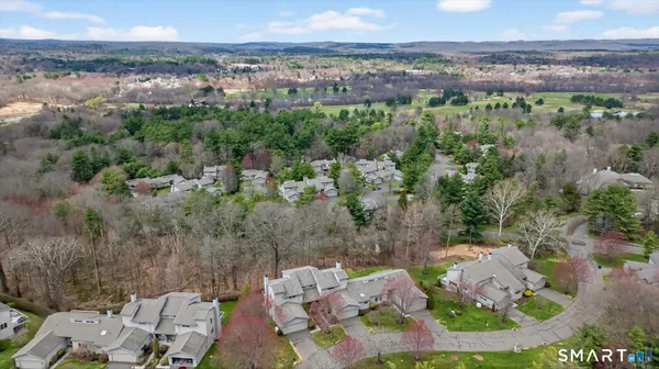 $630,000 | 4 Thistle Hollow, Unit 4, Avon, CT 06001
