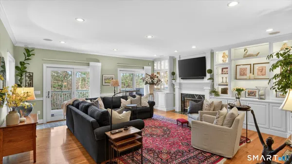 $630,000 | 4 Thistle Hollow, Unit 4, Avon, CT 06001