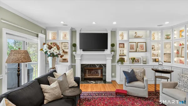 $630,000 | 4 Thistle Hollow, Unit 4, Avon, CT 06001