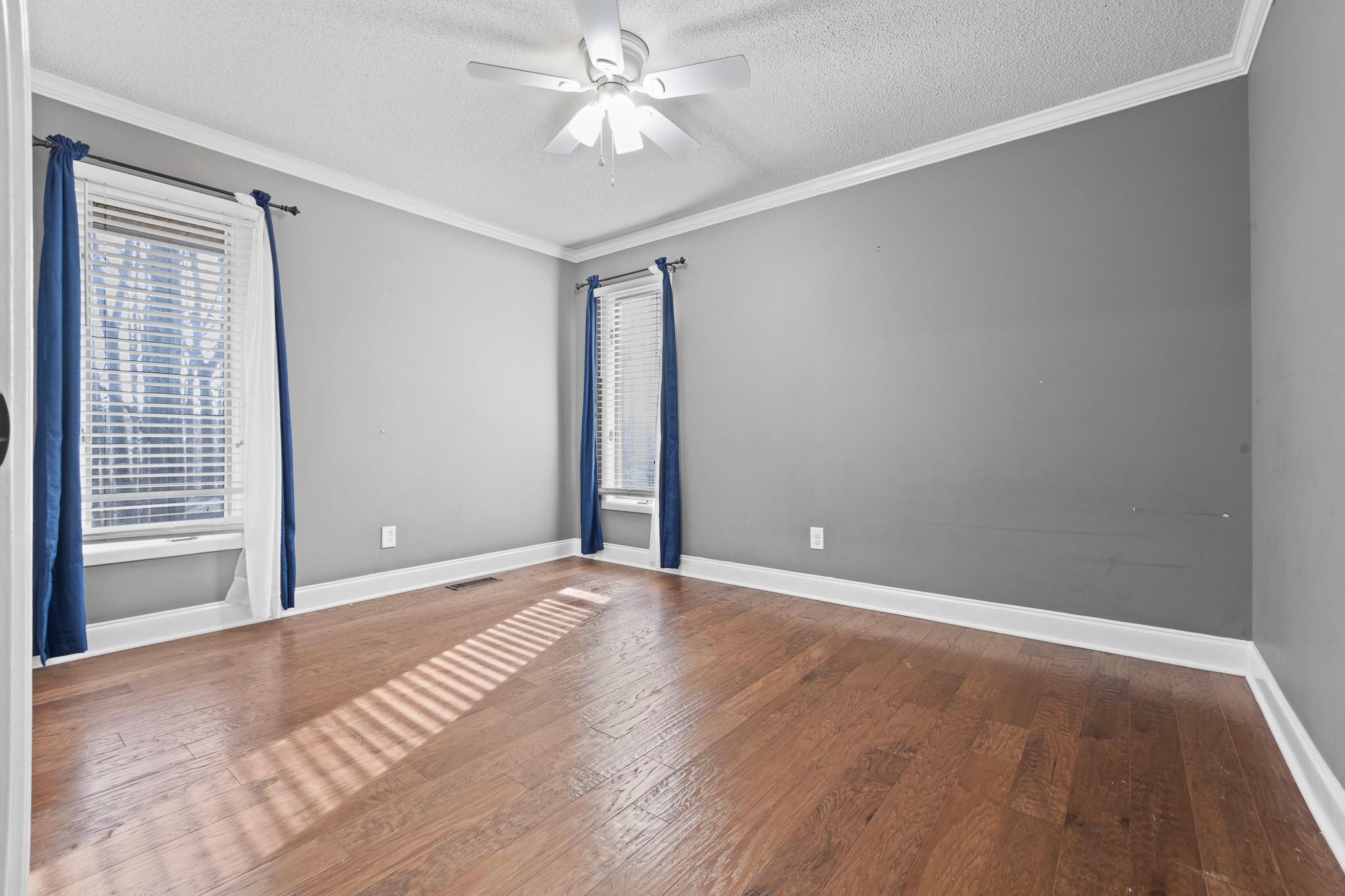 60 Sharp Circle Winchester, TN 37398 - Photo 13 of 51 a view of an empty room with wooden floor and a window