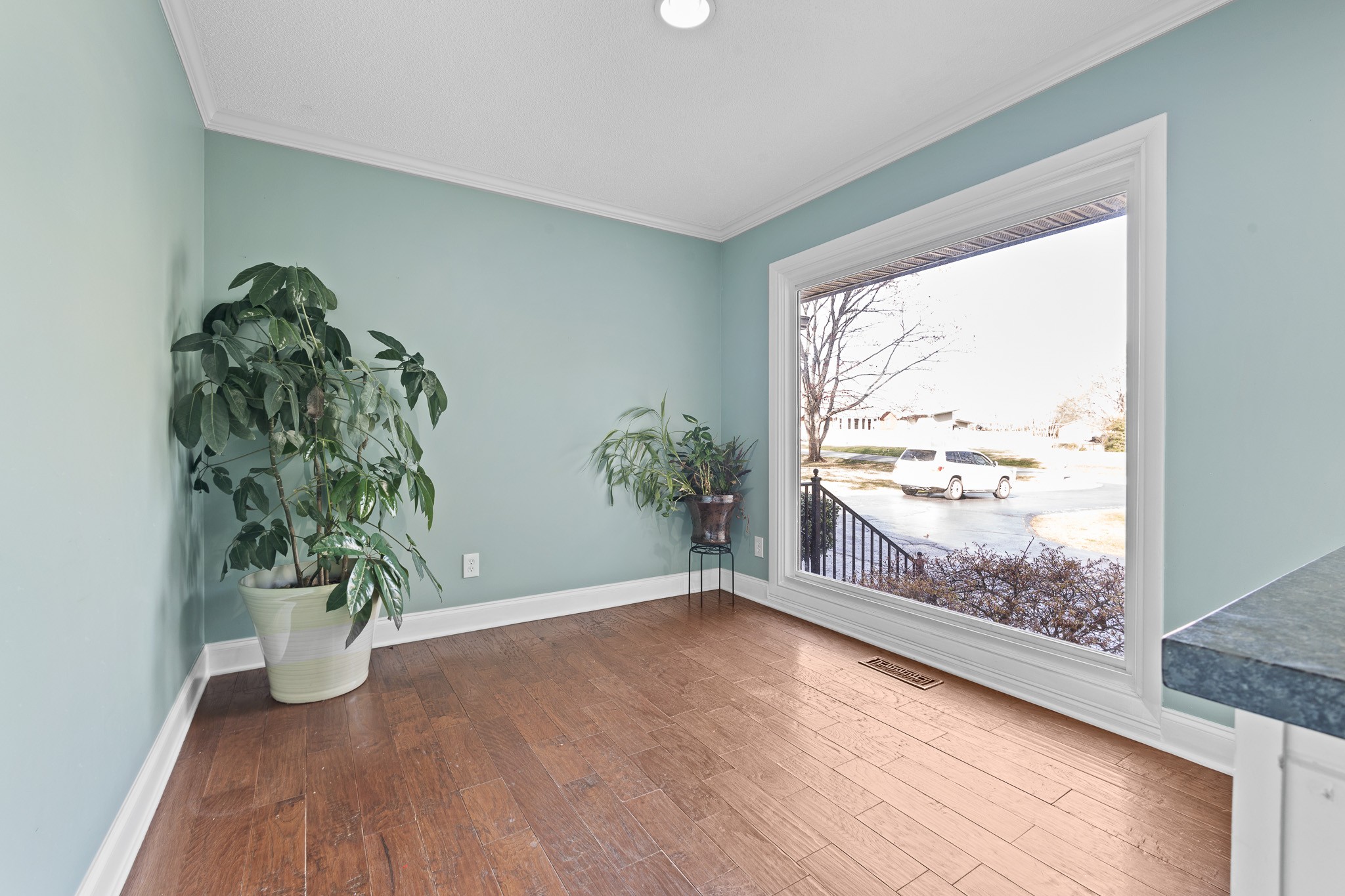 60 Sharp Circle Winchester, TN 37398 - Photo 23 of 51 a view of a room with wooden floor and plant