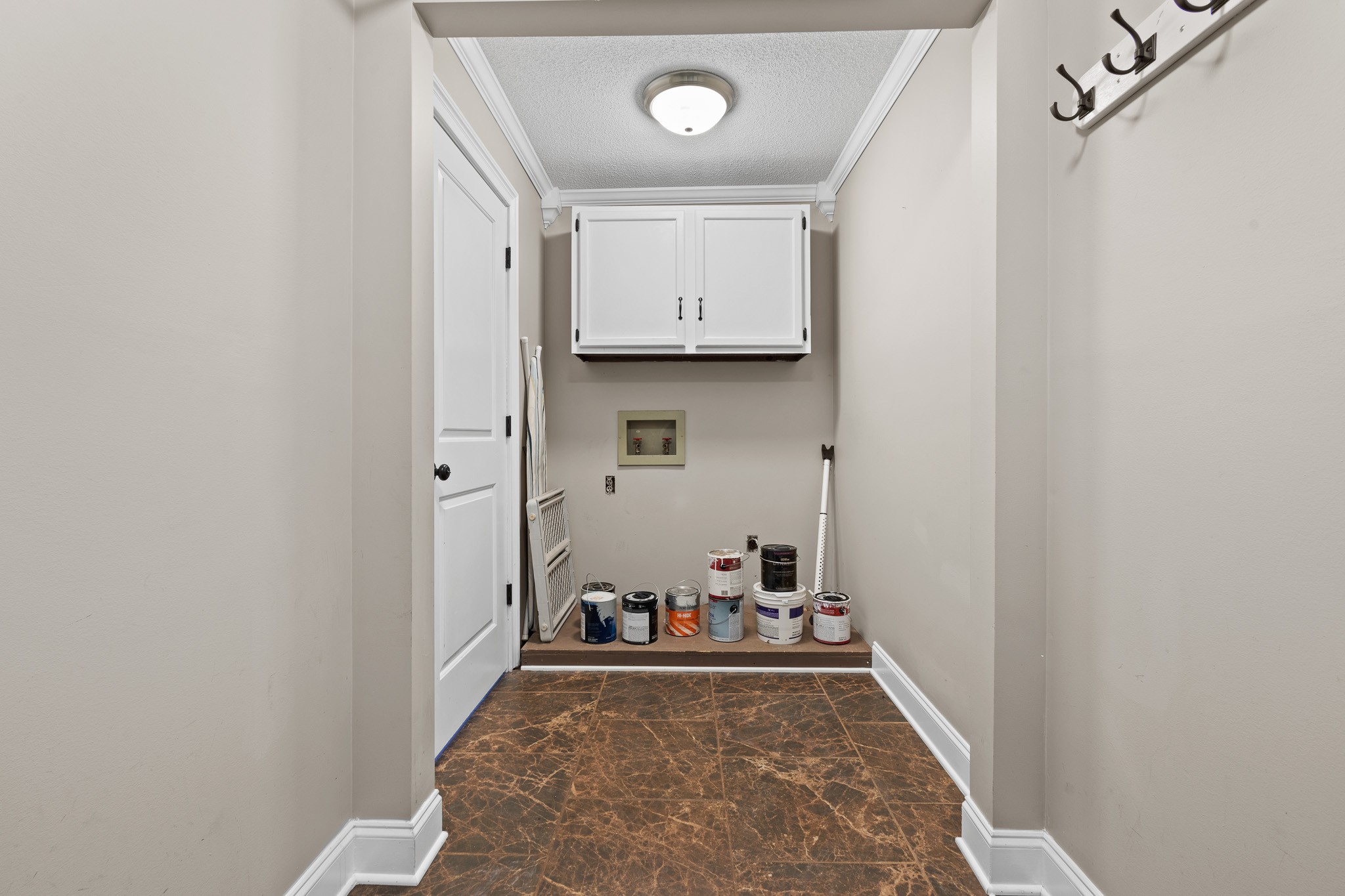 60 Sharp Circle Winchester, TN 37398 - Photo 25 of 51 a view of a hallway with two room