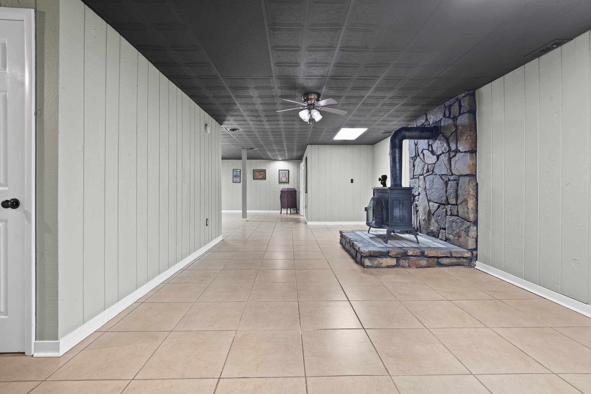 60 Sharp Circle Winchester, TN 37398 - Photo 34 of 51 a view of a hallway with seating area