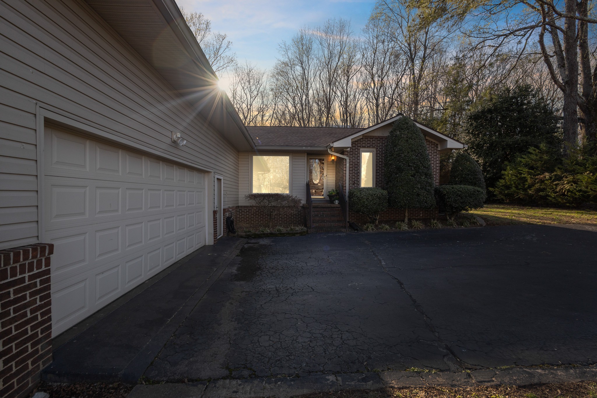 60 Sharp Circle Winchester, TN 37398 - Photo 51 of 51 a front view of a house with garden
