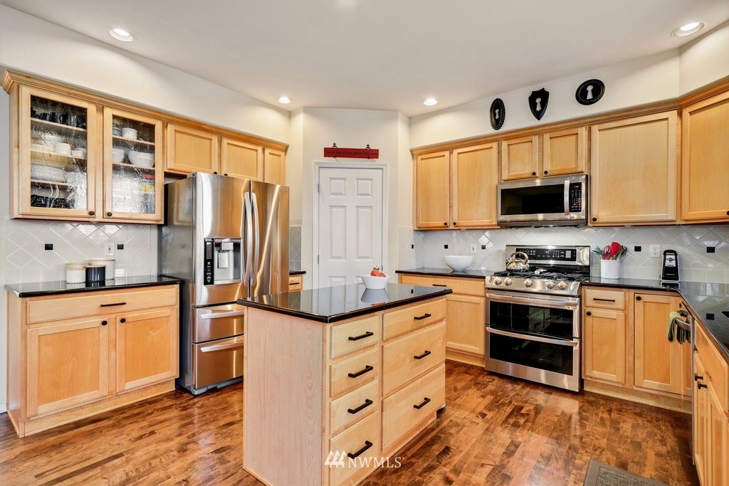 105 202nd Street Southeast Bothell, WA 98012 - Photo 9 of 33