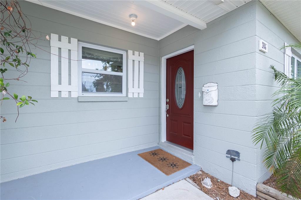 314 4th Avenue Southwest Ruskin, FL 33570 - Photo 25 of 30 a bathroom with a bathtub and shower