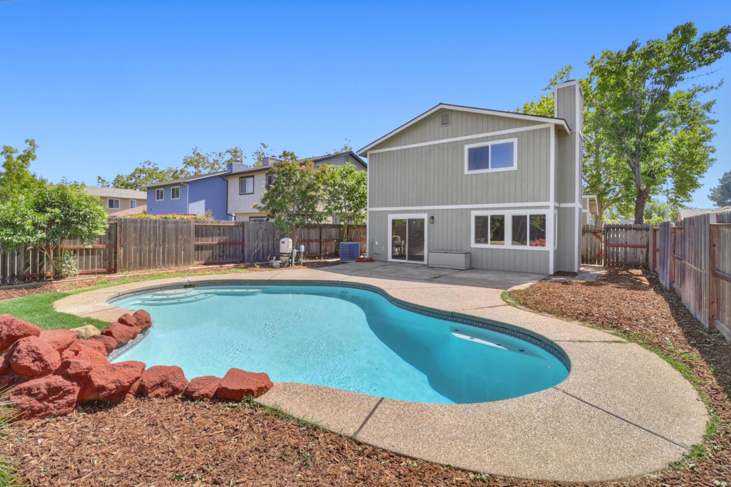 7521 Delta Pointe Way Sacramento, CA 95823 - Photo 46 of 48