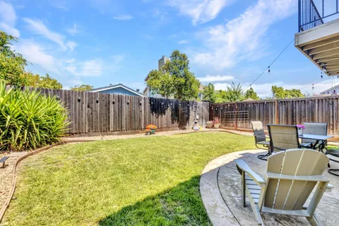 $565,000 | 127 American Way, Vacaville, CA 95687