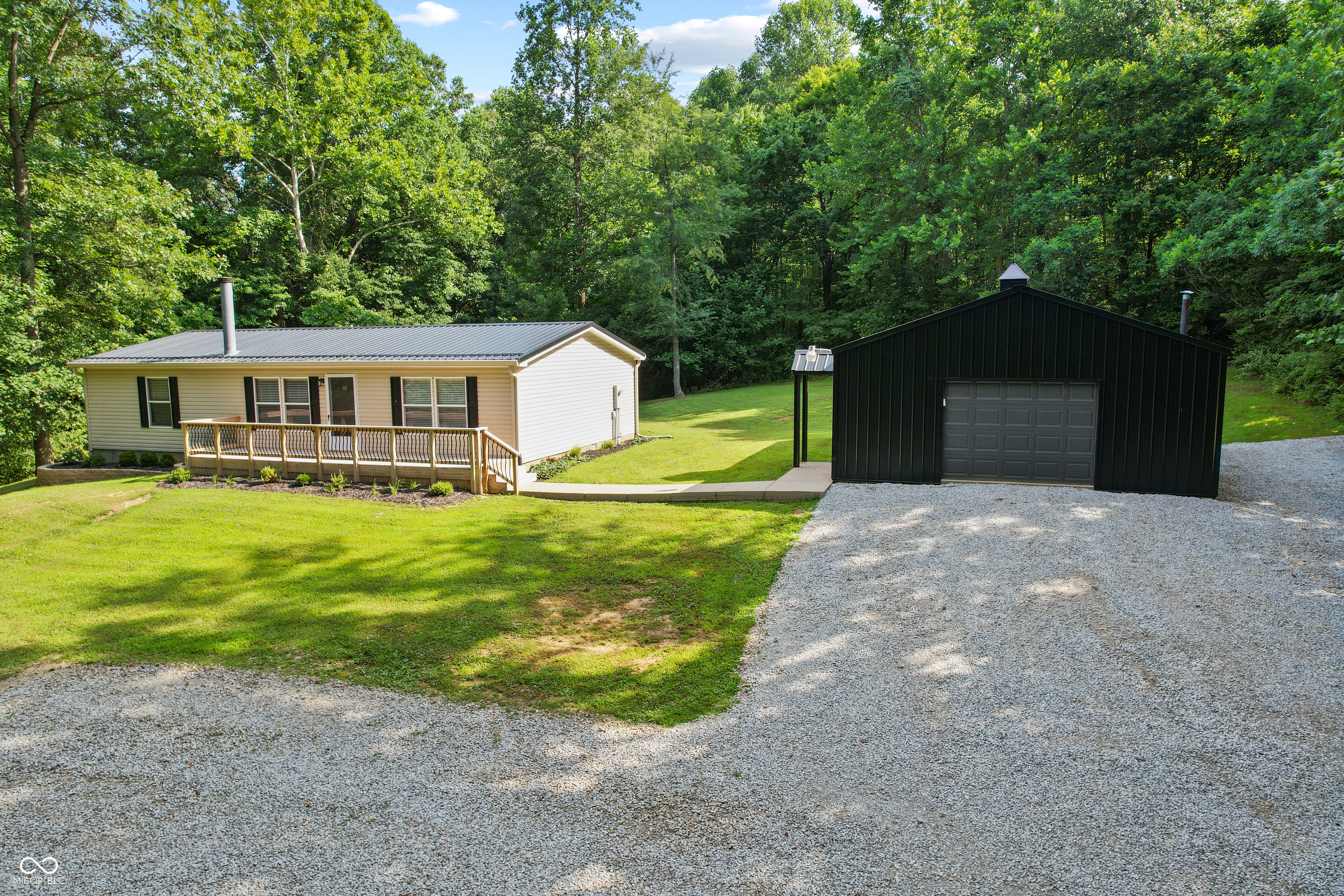 5542 East Washboard Road Bloomfield, IN 47424 - Photo 1 of 41