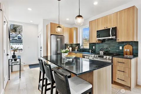 $565,000 | 2006 A 19th Avenue South, Seattle, WA 98144