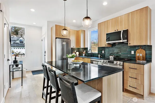 $565,000 | 2006 A 19th Avenue South, Seattle, WA 98144