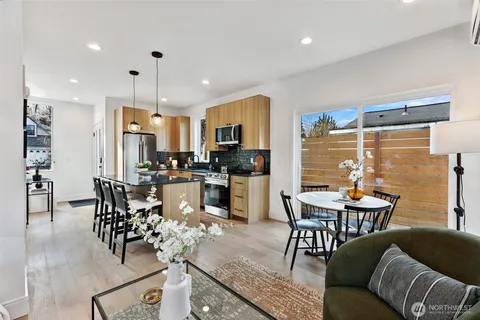 $565,000 | 2006 A 19th Avenue South, Seattle, WA 98144