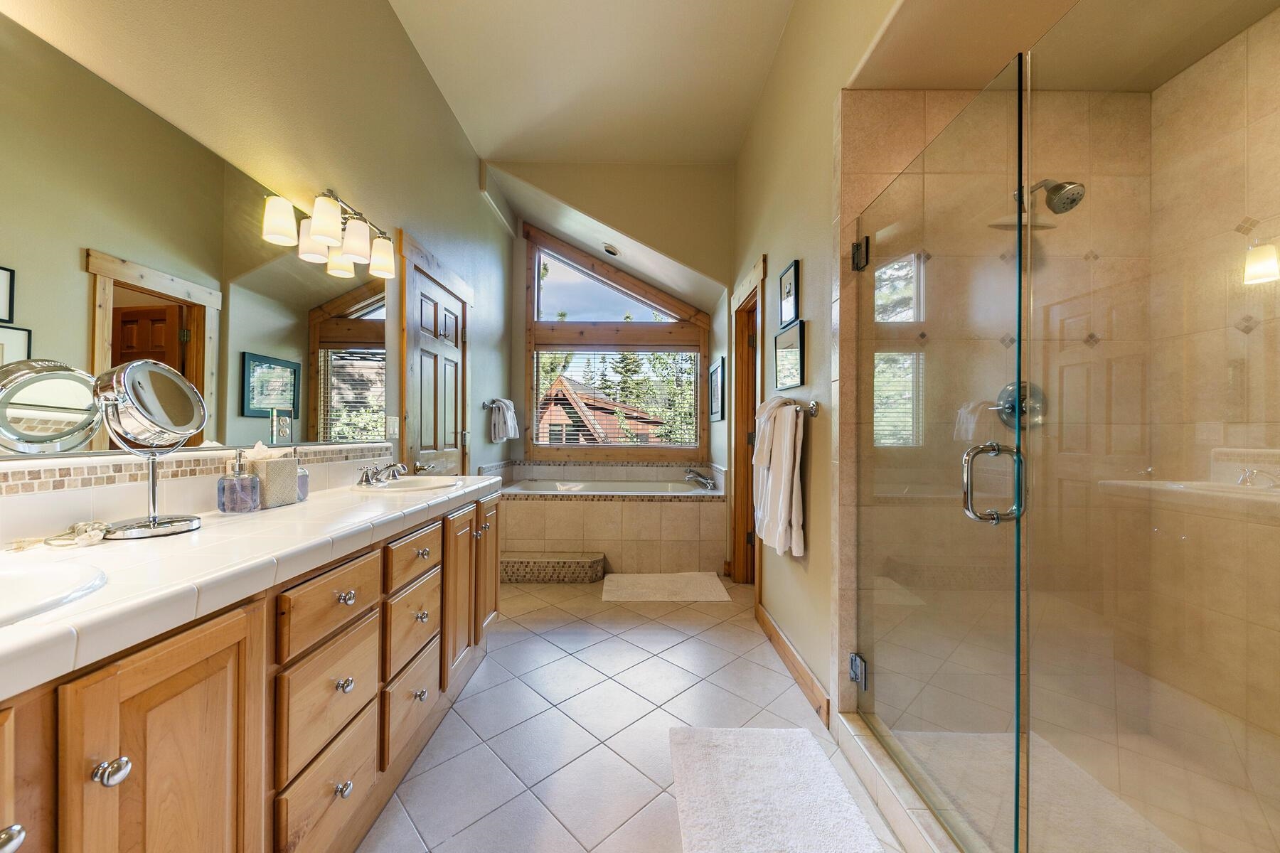 1734 Grouse Ridge Road Truckee, CA 96161 - Photo 13 of 21