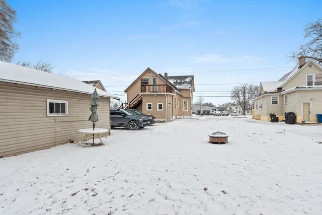 $225,000 | 945 Velp Avenue, Green Bay, WI 54303