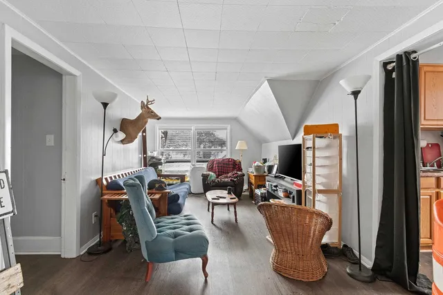 $225,000 | 945 Velp Avenue, Green Bay, WI 54303