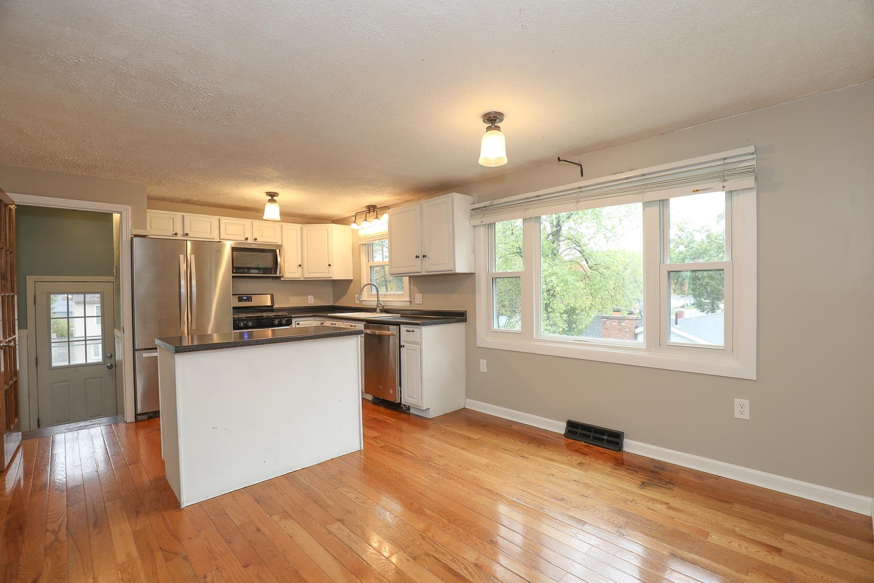 7 Norwich Road Nashua, NH 03062 - Photo 11 of 36