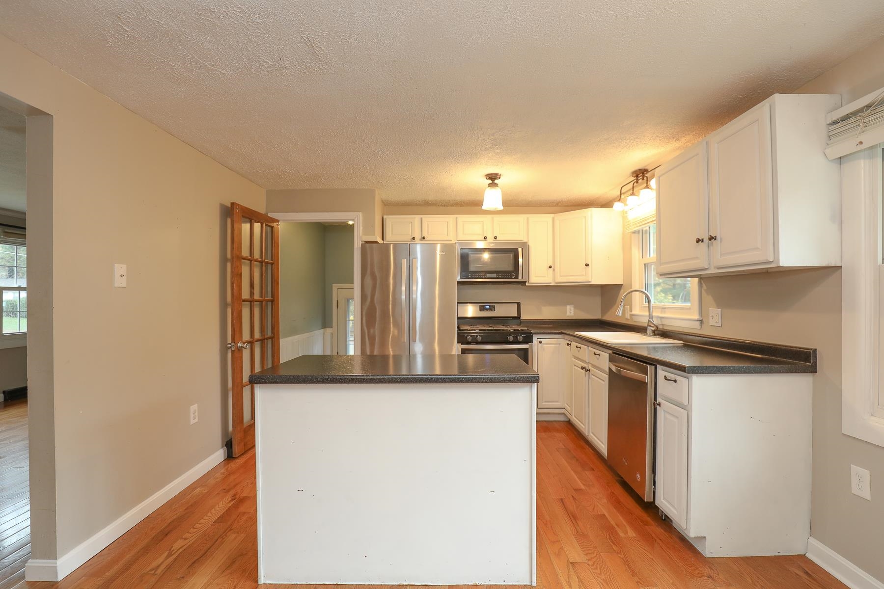 7 Norwich Road Nashua, NH 03062 - Photo 12 of 36