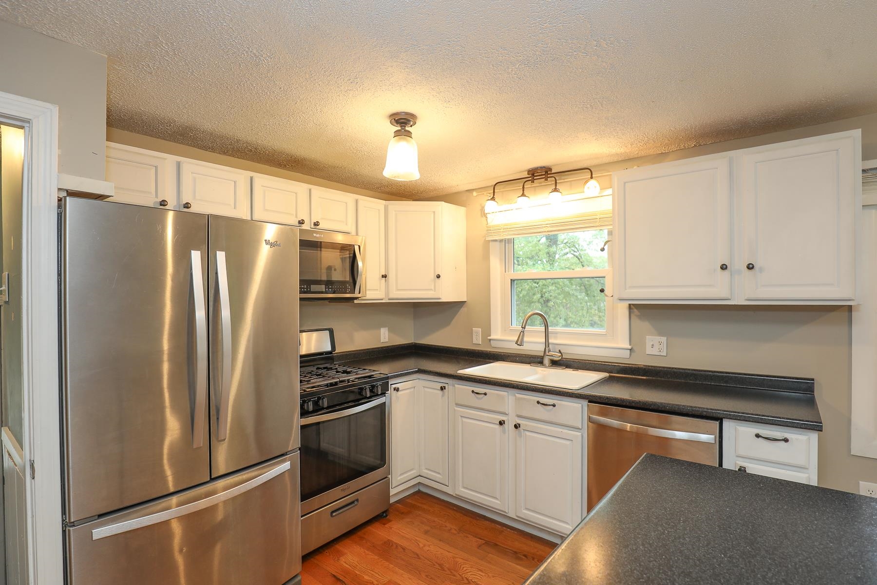7 Norwich Road Nashua, NH 03062 - Photo 13 of 36