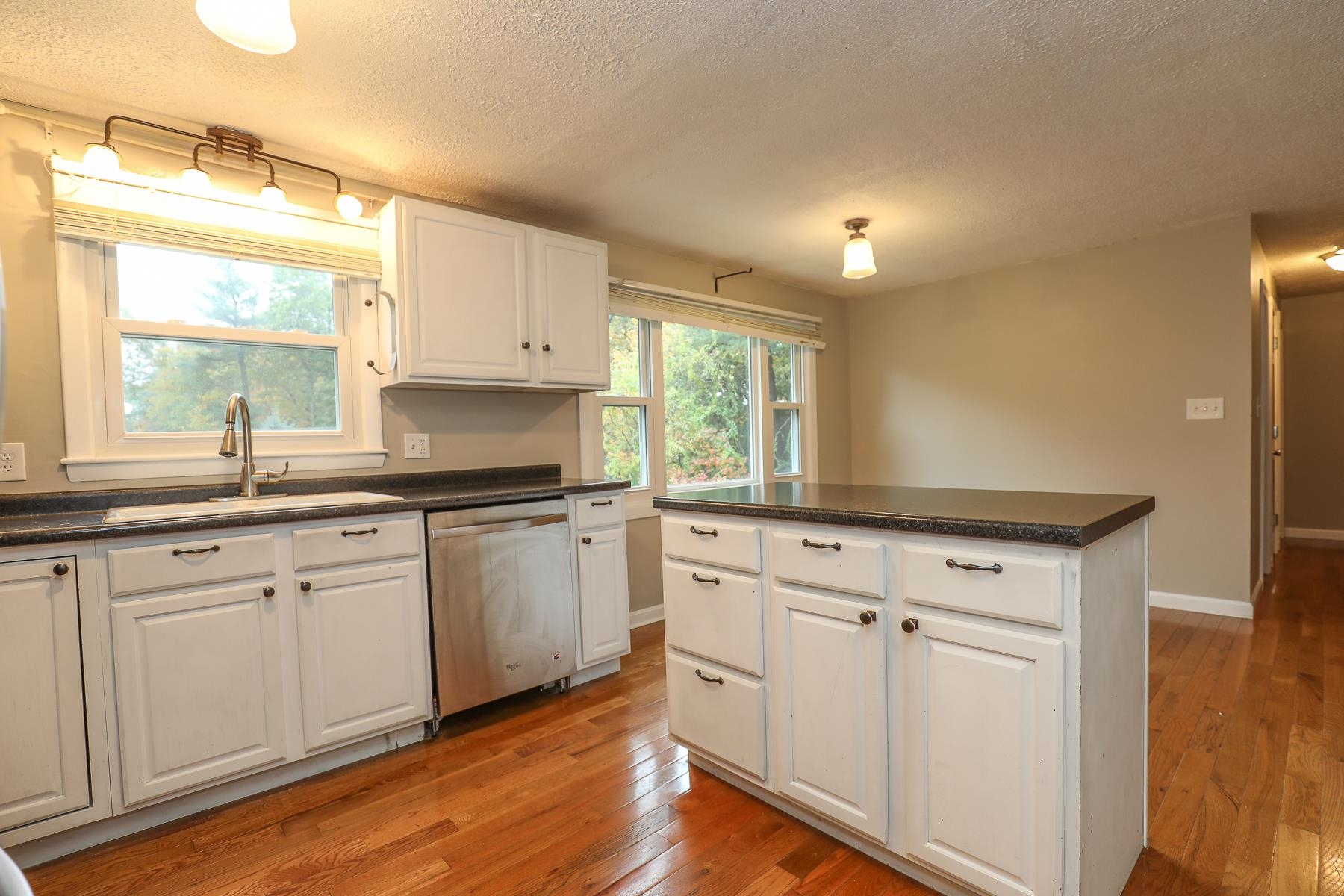7 Norwich Road Nashua, NH 03062 - Photo 14 of 36
