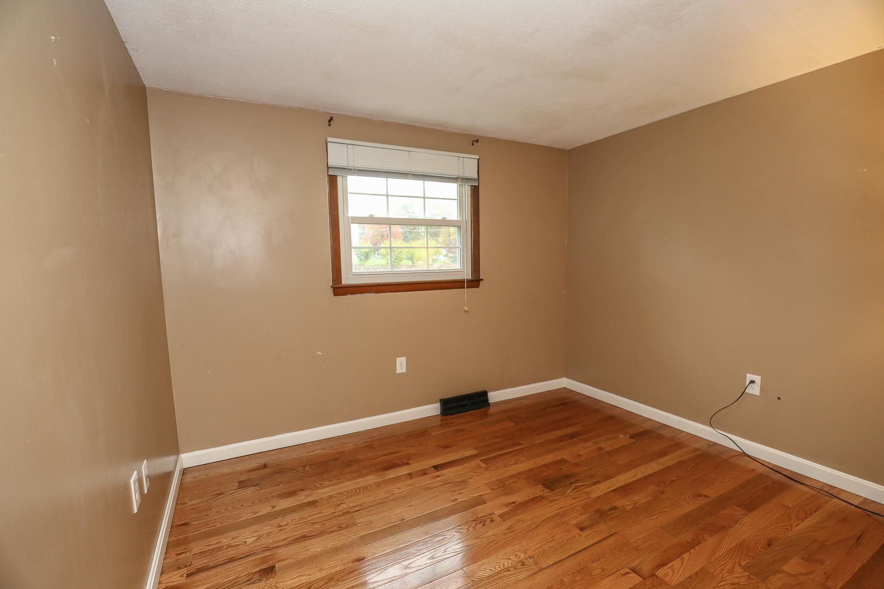 7 Norwich Road Nashua, NH 03062 - Photo 18 of 36