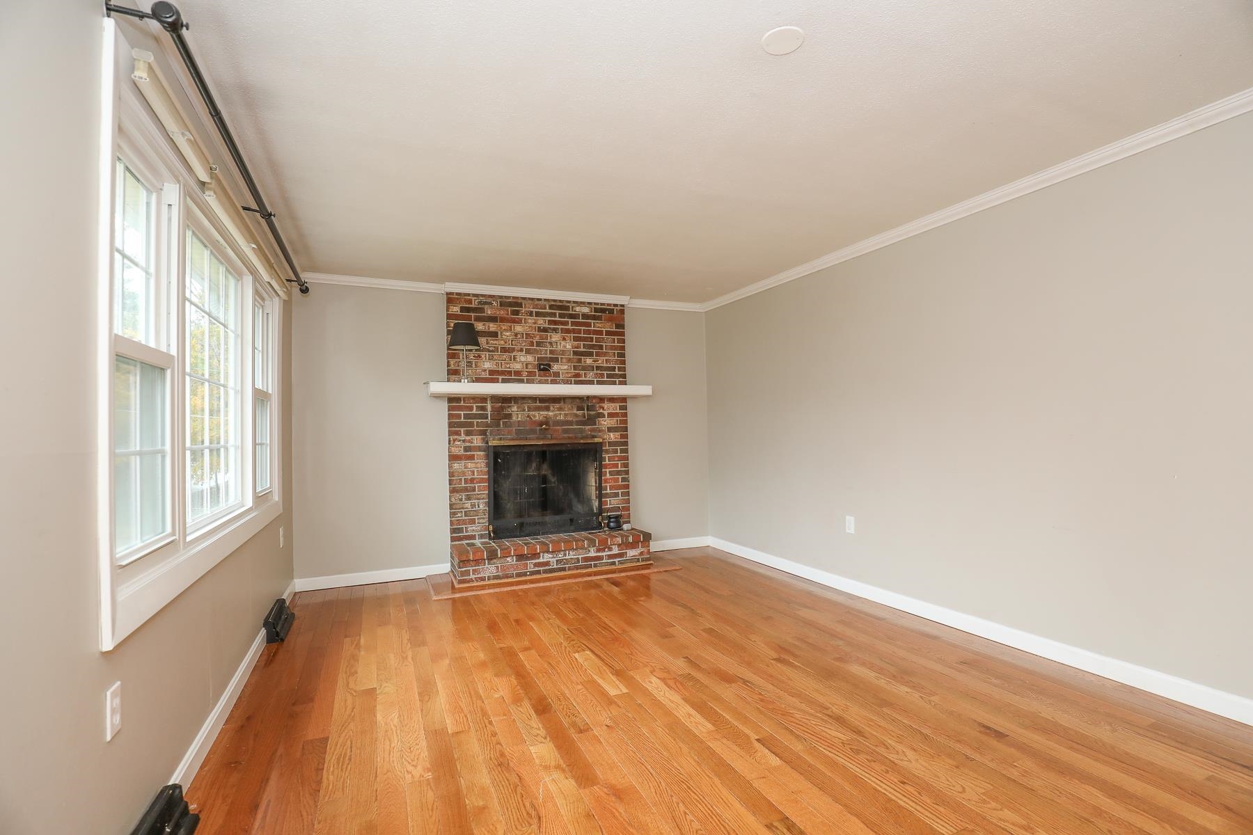 7 Norwich Road Nashua, NH 03062 - Photo 7 of 36