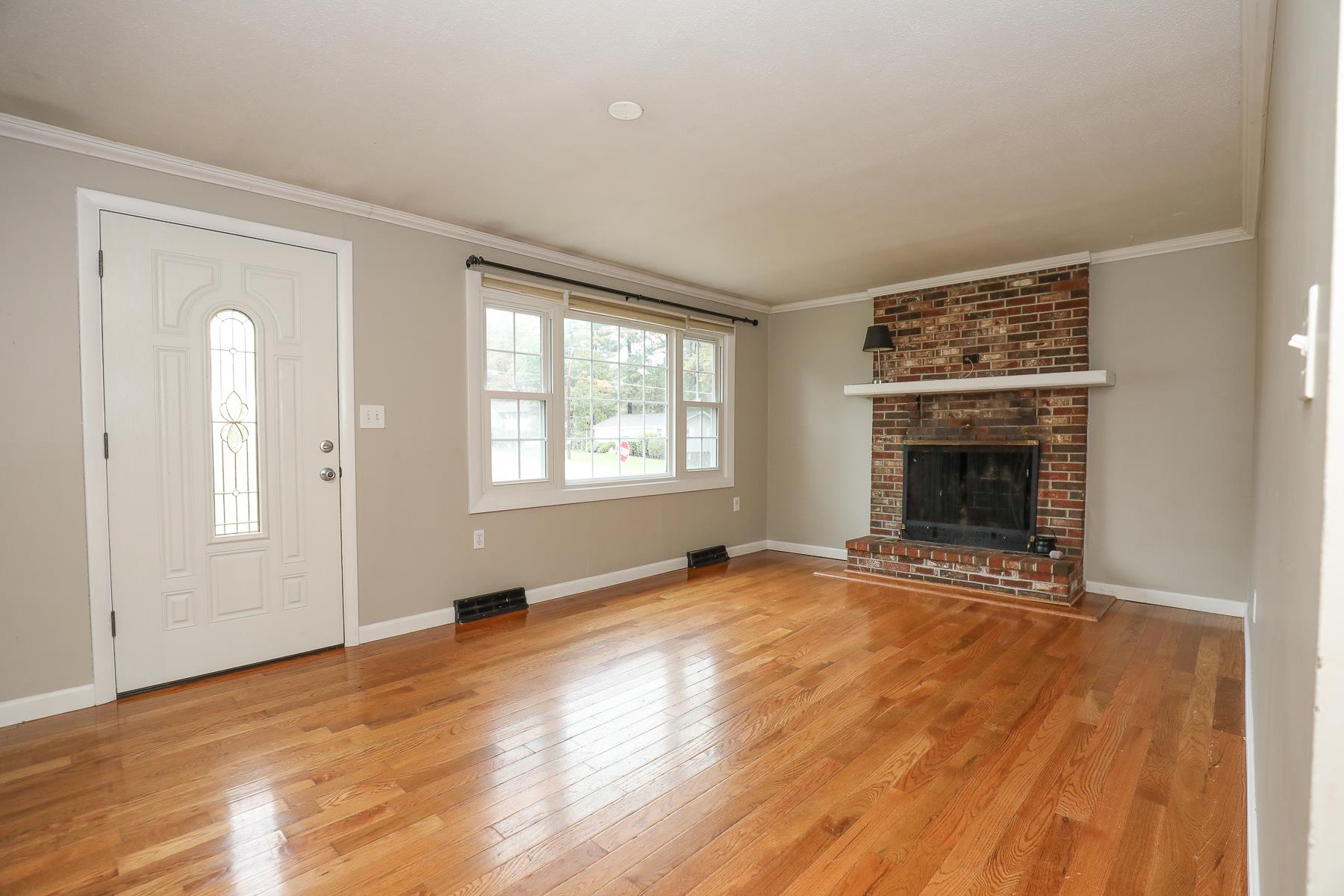 7 Norwich Road Nashua, NH 03062 - Photo 8 of 36