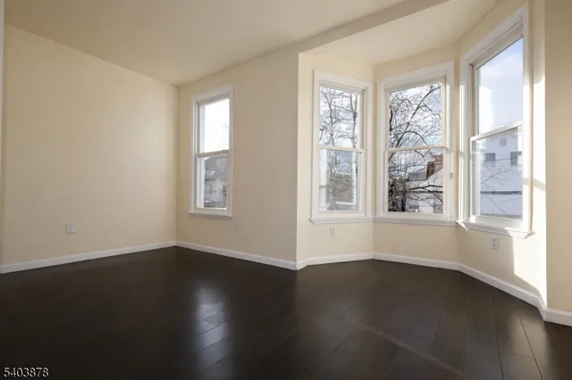 $3,500 | 184 South 6th Street, Newark, NJ 07103