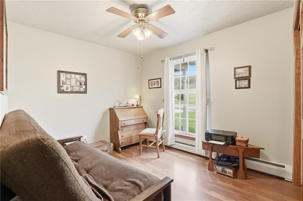 695 Greenhouse Road Rockwood, PA 15557 - Photo 19 of 50 a living room with furniture