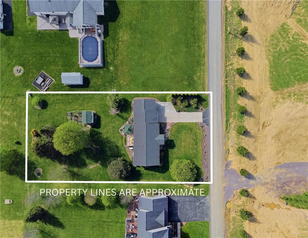 695 Greenhouse Road Rockwood, PA 15557 - Photo 43 of 50 an aerial view of a house with a garden