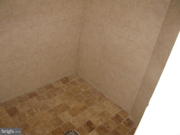 2819 Munson Street Silver Spring, MD 20902 - Photo 4 of 27 Bath